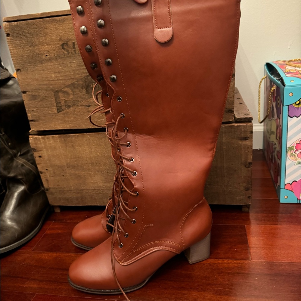 New Beautiful Brown lace up boots 9.5 - Picture 4 of 6